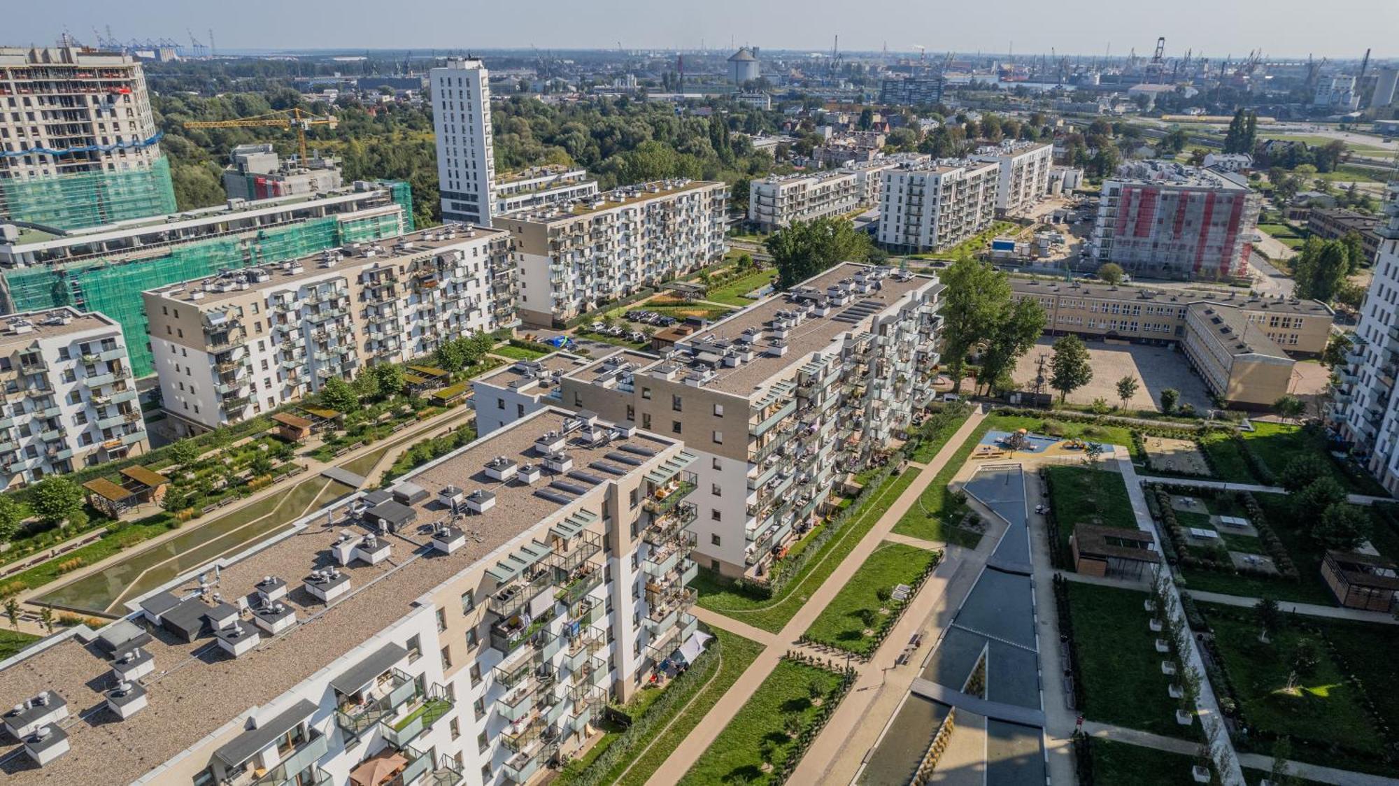 Stadion With Parking By Renters *